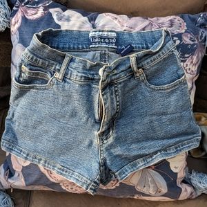 shorts size 7girls+XS women used to fit me 26 waist stretch jean